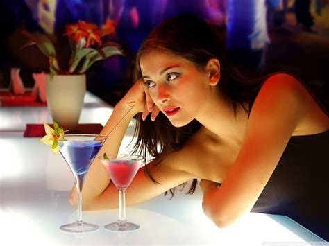 Waiting Sexy Bar Cocktail Woman At The Bar Hd Wallpaper Peakpx
