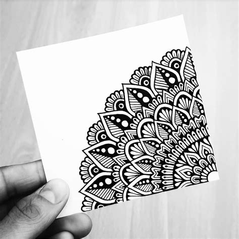 chanelle maggs  instagram  freehand mandala doodle