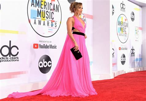 Jennifer Lopez Cleavage At American Music Awards Scandal