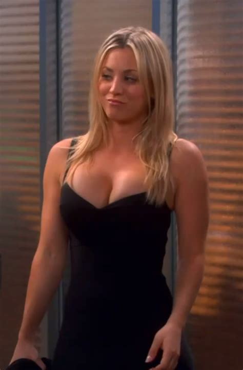 kaley cuoco black dress come una falena a una fiamma pintere…