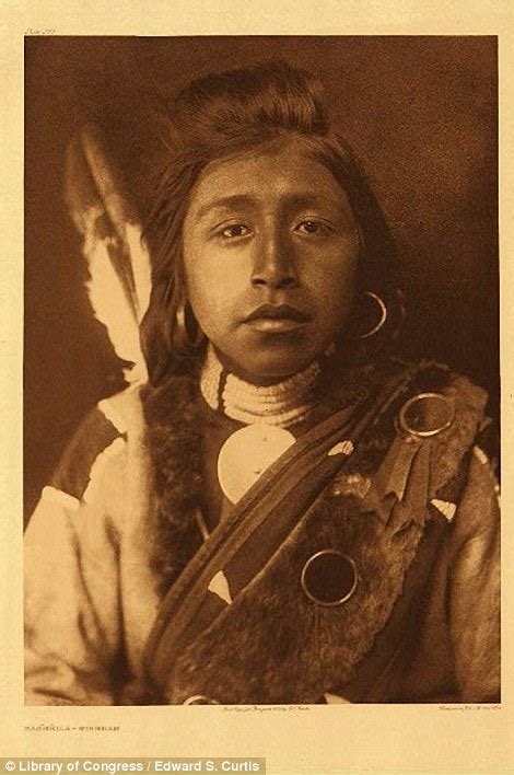 Edward S Curtis Capture Native American Life In The Early1900s With