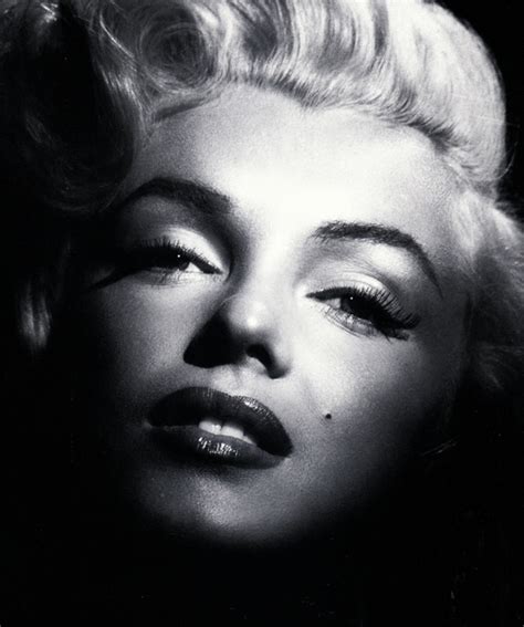 love those classic movies in pictures marilyn monroe