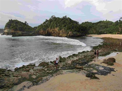 Wisata Pantai Batu Bekung Malang Tempat Wisata Indonesia