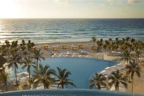 le blanc spa resort cancun      places  stay  cancun