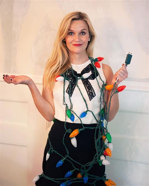 Put A Bow On It Reese Witherspoons Holiday Style Popsugar Fashion