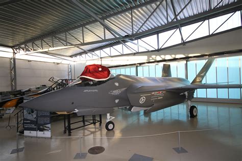 The Aviationist Lockheed Martin F 35 Lightning Ii