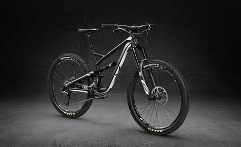 yt test fleet   circus   rollin imb  mountain bike magazine