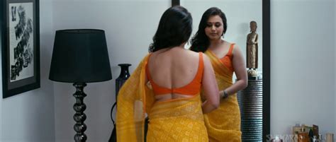 Tollywood Aunties And Actresses Rani Mukherjee Bare Back