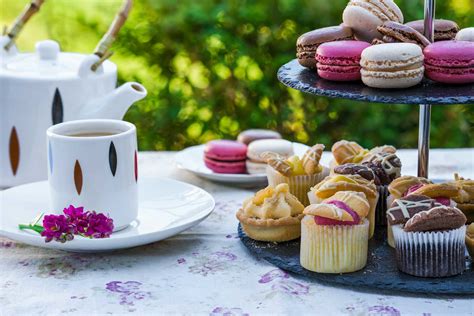 host  tea party  guide   perfect afternoon tea