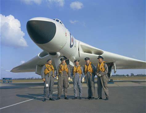 crew   avro vulcan pose  front   aircraft  raf