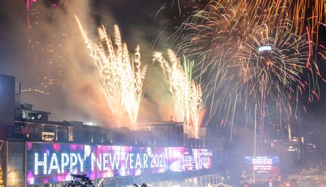 new year s eve fireworks around the world see photos