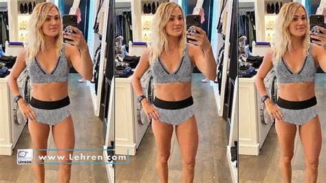 carrie underwood shows off toned figure in bikini fans noticed her