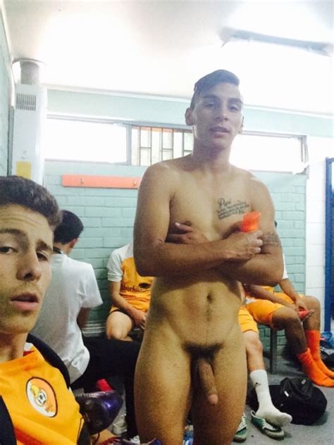 flaunting in the locker room page 12 lpsg