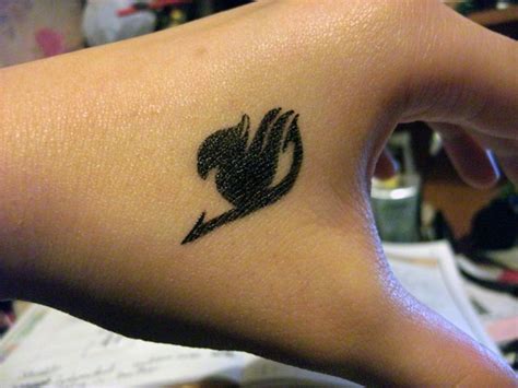 40 cute and attractive small hand tattoo designs that will make you