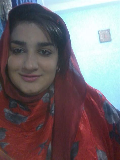 amateur muslim woman in hijab nudes leaked via snapchat