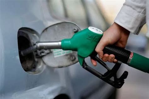 price  petrol soars  record high    litre  wholesale