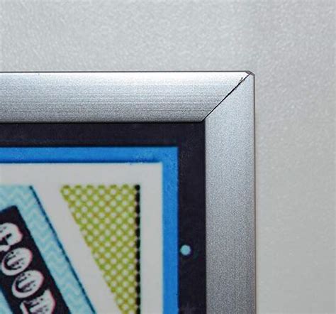 Porta Retrato De Mesa Com Moldura Metálica Azulejo 15x15 Cm Só