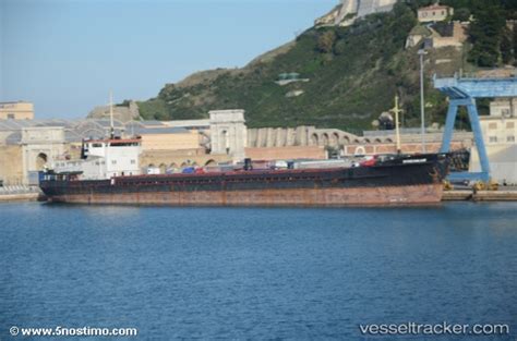 streamline cargo ship imo  callsign dfv flag comoros