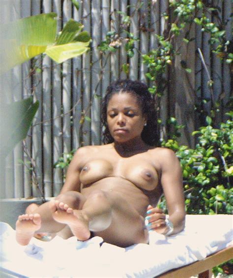 where are all the black celebrities page 3 nude