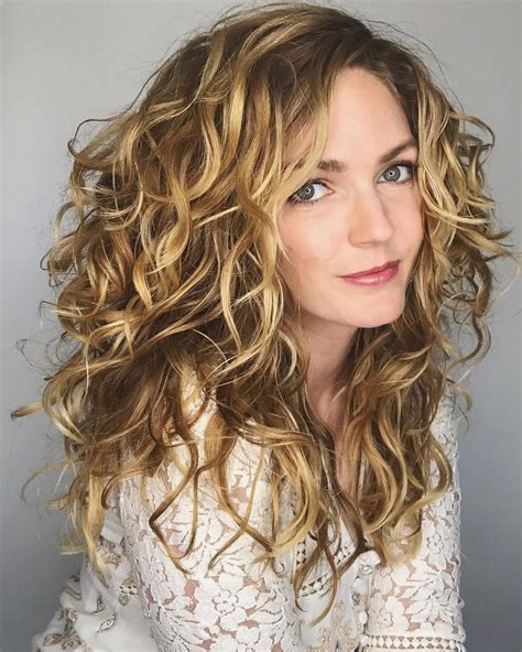 naturally curly wavy blonde hair curly girl method curly hair styles