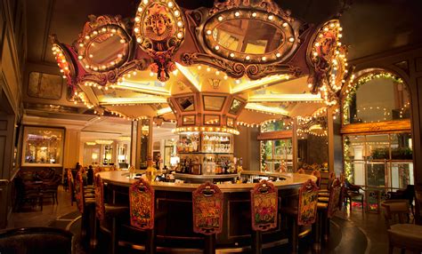 iconic bars  drink    world travel insider