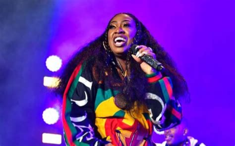 missy elliott becomes the 1st female rapper in songwriters