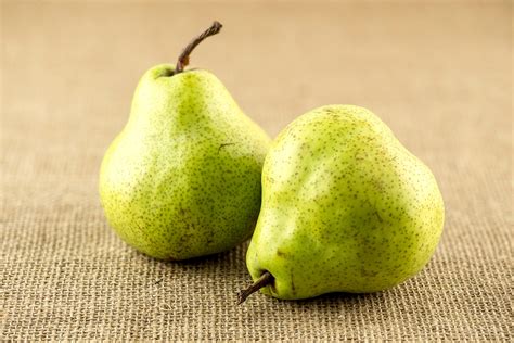 types  varieties  pears  delicious pear recipes epicurious