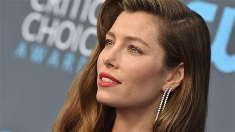 jessica biel denies she is anti vax after joining advocate
