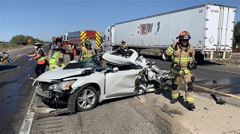killed  vehicle crash    south  tucson local news tucsoncom