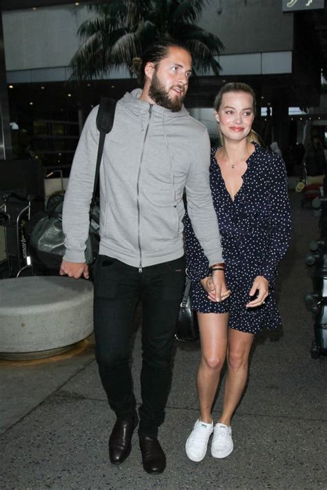 margot robbie and tom ackerley out at lax january 2017 popsugar celebrity australia photo 2