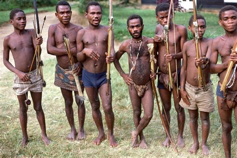pygmy tribe girls