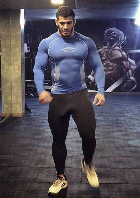 Pin By On More Sexy Men In Lycra Big Muscle Men