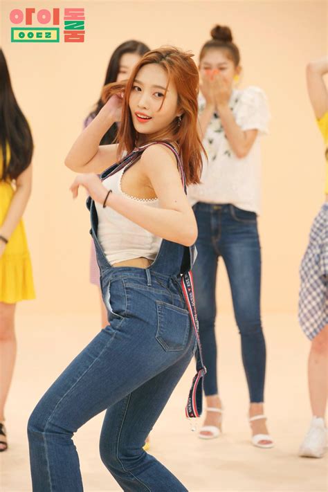 10 Times Red Velvet S Joy Rocked A Simple Pair Of Jeans Like No One