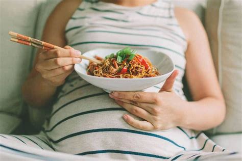 5 of the most common pregnancy cravings and the reasons why women