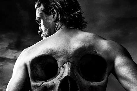 sons  anarchy season  poster jaxs skull revealed