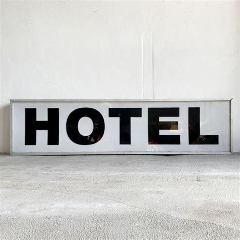 Vintage Hotel Sign Vinterior
