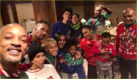 will smith is not happy jada made him wear an ugly ass christmas sweater photo 4004569
