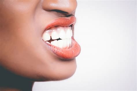 van vlekken op je tanden het zou kunnen wijzen op deze ziekte