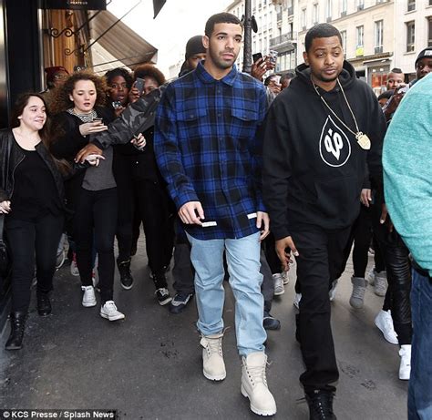 rihanna supports drake as he djs at french club fuelling more dating speculation daily mail