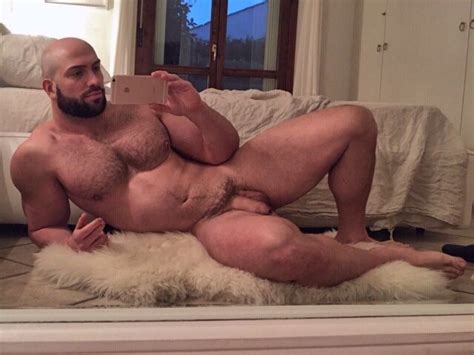 photo naked men reclining lpsg