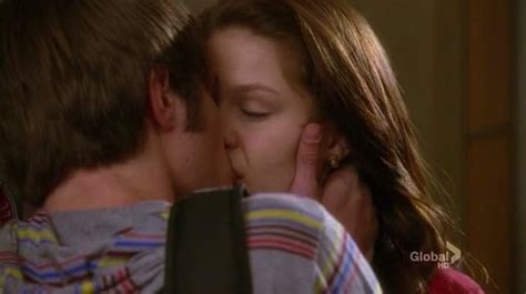 Glee Episode 414 I Do Wish Santana And Quinn Had Kissed