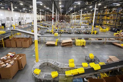 amazon warehouses  safer  returning workers remain spooked