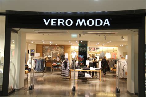 vero moda   brands offering  massive deals      baggout