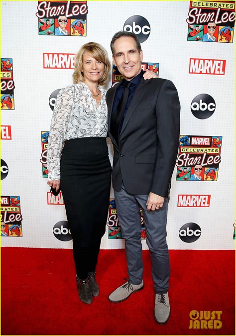 Charlie Cox Reeve Carney And Clark Gregg Attend Abc And Marvel Honor Stan