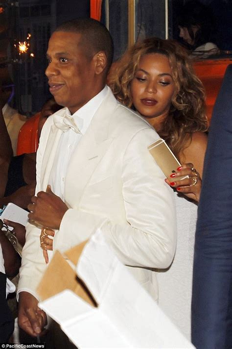 photos jay z and beyonce loved up at solange s wedding