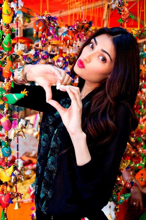 scenic athiya shetty hot and spicy full hd pics and pictures