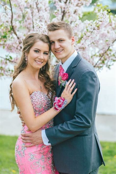 10 best ideas about prom poses on pinterest prom pictures couples