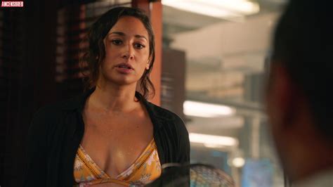 Nackte Meaghan Rath In Hawaii Five 0