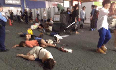 新宿コマ劇場前女子大生が集団で昏睡状態！