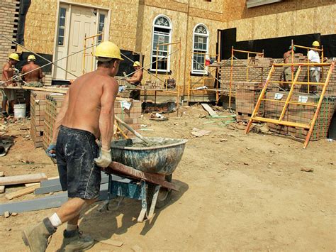 companies  build homes    hard time finding workers business insider